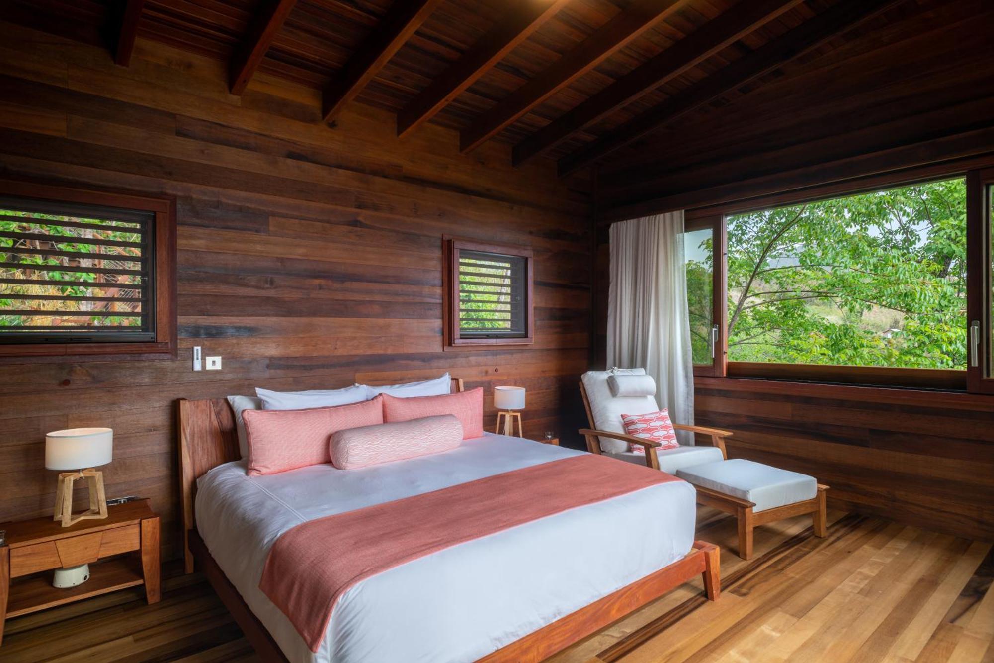 Secret Bay Hotel Portsmouth Екстериор снимка