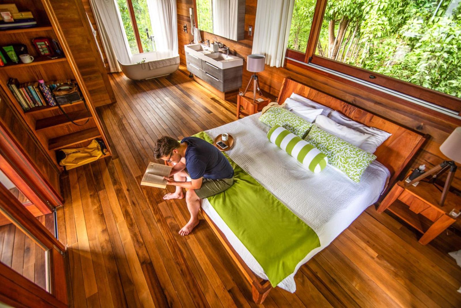 Secret Bay Hotel Portsmouth Екстериор снимка